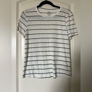 Maurice’s 24/7 Women’s Size Large Crew Neck Tee